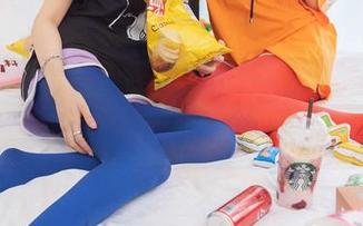 BoBoSocks袜啵啵 – 网盘中的甜甜圈厚白丝写真，居然能让人心痒痒！