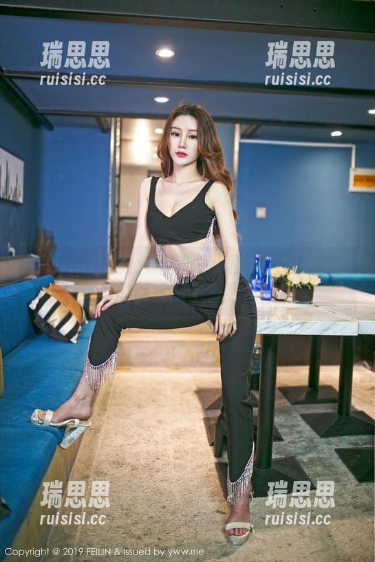Feilin嗲囡囡-流氓小巫女 Feilin嗲囡囡 - 看流氓小巫女当厨娘:图包里的调皮暗示?我喜欢!