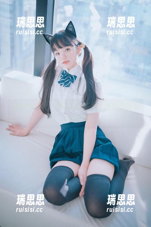 Jenny(정제니)的礼服图集：当优雅变成一种态度