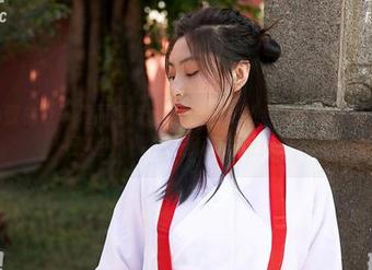 MiiTao蜜桃社 – 爱丽莎Lisa学姐的更新合集：每一张都让人怀疑人生，明明是师姐却像女神。