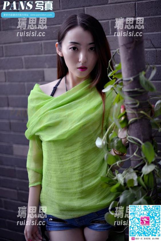 PANS写真 - 观点不一致：安安的油亮写真，真的是光彩夺目吗？