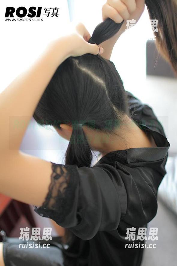 ROSI写真 ROSI黑白的私拍美图,透着一种说不出的悠然与放肆。