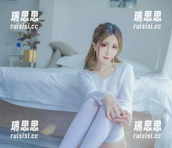 Sakiiii翎柒 小心收藏!Sakiiii翎柒的甜心写真图集,像泡泡糖般令人向往!