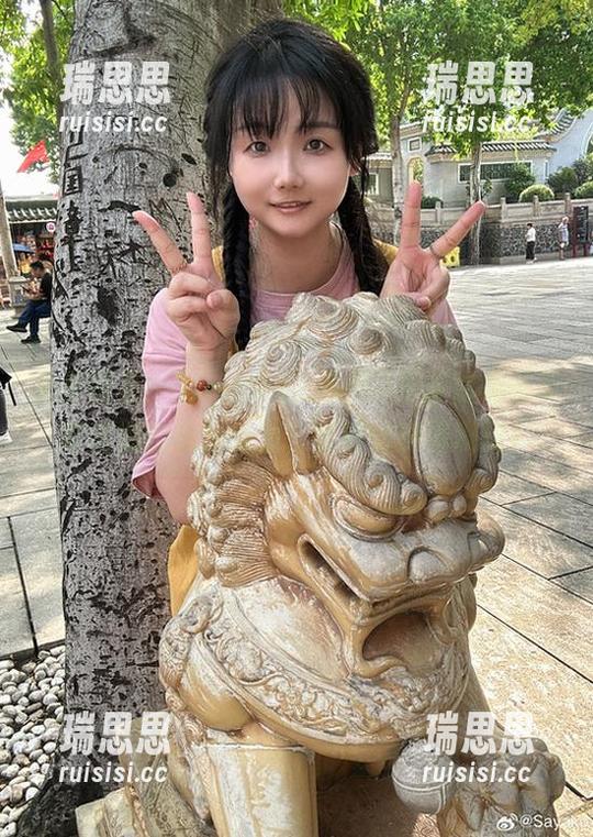 免费图集！Sayako＿今年4岁带你感受凑阿库娅的独特魅力，随时欢迎围观哦！
