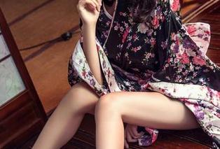 TouTiao头条女神 – 下载陈亦菲的瑜伽套图，感受她在垫子上把重心放得如此优雅！