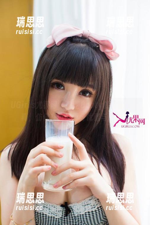 UGirls尤果网-芝芝Booty UGirls尤果网 - 芝芝Booty的高跟鞋写真,仿佛在诉说那份优雅与气场。
