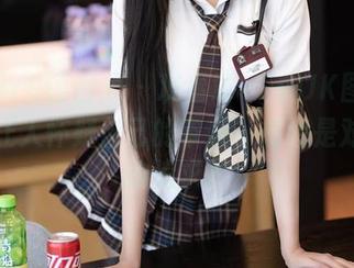 XIAOYU语画界 – 观看章芃芃的JK图包，真是让人怀疑自己的审美…或者是对生活的追求？