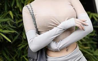 Xiuren秀人网 – CherryBlessU的私房牛仔裤，怎么感觉像是在传达些什么呢？