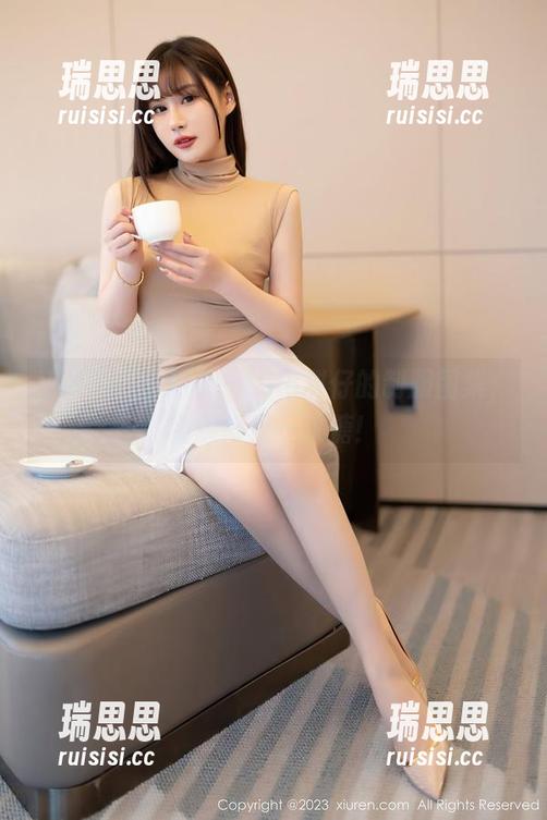 Xiuren秀人网-tina甜仔 Xiuren秀人网 - tina甜仔的制服图集,甜蜜得像一块糖!