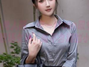 Xiuren秀人网 – 伊一Moon职业装套图更新：职场女神，毫不含糊的小心机！