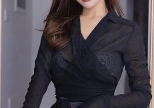 Xiuren秀人网 – 灰丝之下的余贝拉bella：写真集分享，让你眼前一亮！