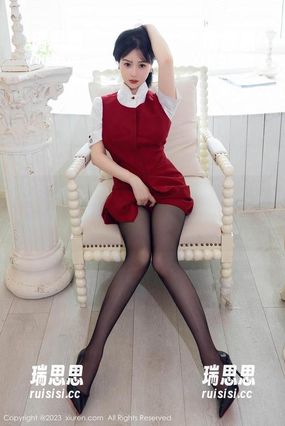 Xiuren秀人网-小薯条nienie Xiuren秀人网 - 模特小薯条nienie最新写真:灰丝惹火又俏皮,难以抗拒的诱惑嘛~