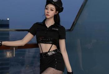 Xiuren秀人网 – 少女心雪雪，又是泳衣私房图包，真是没完没了的夏天！