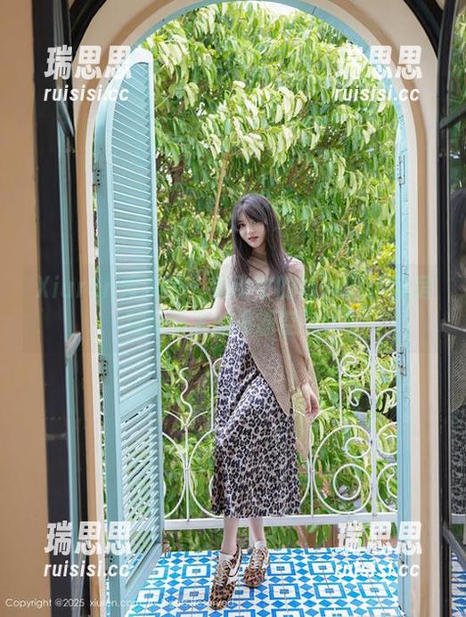 Xiuren秀人网-杜viki Xiuren秀人网 - 运动中的杜viki:私房写真带来的清新空气!