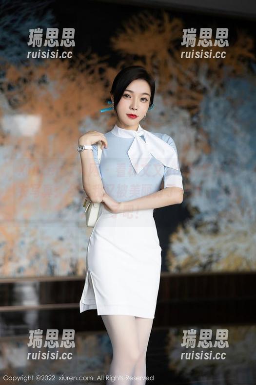 Xiuren秀人网 - 看林文文yooki的连体衣写真：今天我又被美丽打了一拳，太狠了吧！