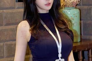 Xiuren秀人网 – 沈蜜桃miko与泳池的亲密接触：写真合集，任你畅游想象