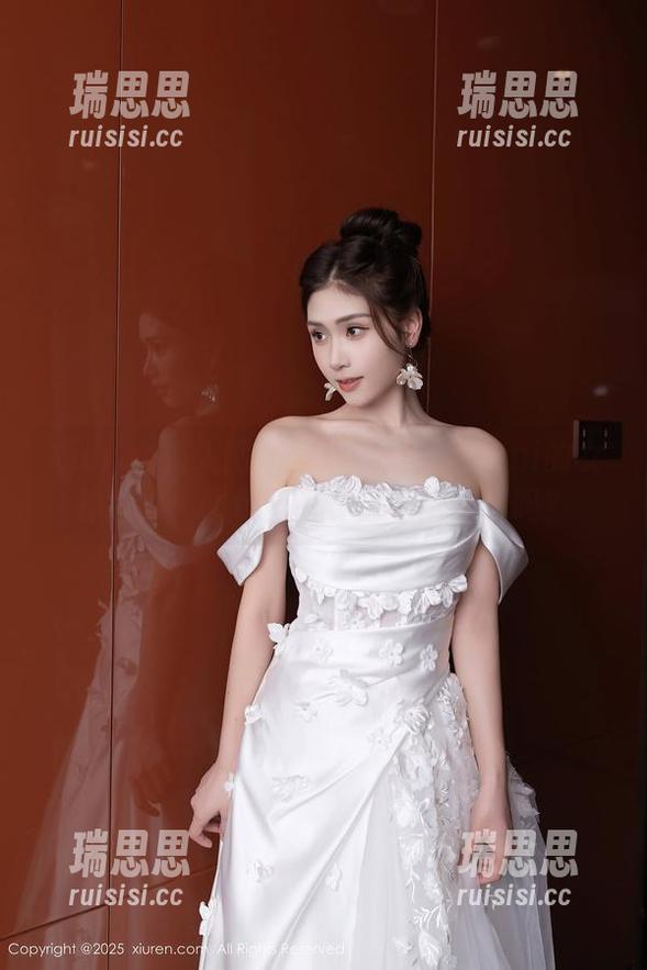 Xiuren秀人网-王馨瑶Yanni Xiuren秀人网 - 走进王馨瑶Yanni的女神世界:图包里有什么未解之谜吗?
