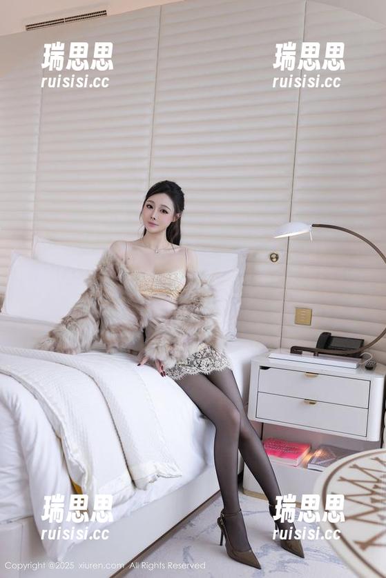 Xiuren秀人网 - 定制写真：程程程教你如何穿黑丝都能迷倒众生！