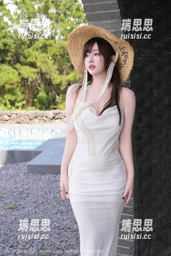 Xiuren秀人网-糯美子Mini Xiuren秀人网 - 丝袜美图中的糯美子Mini:她是魔法师吗?一抬腿我就幻灭了!