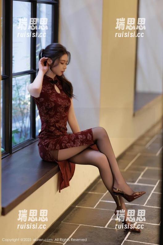 Xiuren秀人网-绮里嘉Carina Xiuren秀人网 - 红裙诱惑:绮里嘉Carina在私拍世界里的慢舞