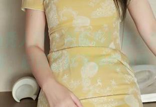 Xiuren秀人网 – 更新啦！艾小青黑丝写真，瞬间打破平静的心情。