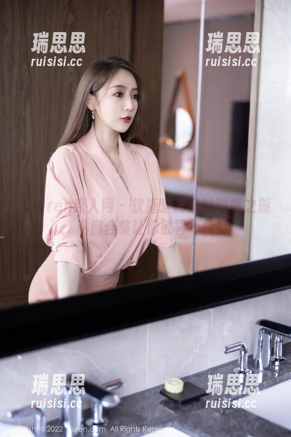 Xiuren秀人网 - 软糖爱喝奶的制服之旅：私房合集让你欲罢不能！