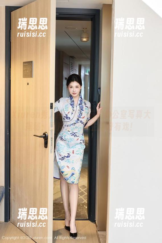 Xiuren秀人网-陈小喵 Xiuren秀人网 - 陈小喵的办公室写真大揭秘:图片里的OL生活好有戏!