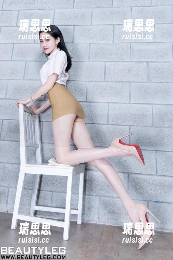 beautyleg-Iris beautyleg - 别小看Iris的牛仔裤,潜伏着一整包让人心动的美图!