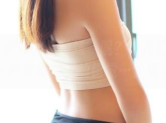 rosi – 说好的“学妹”呢？小莉的作品集给我一种悠闲自得的错觉…太好看了！