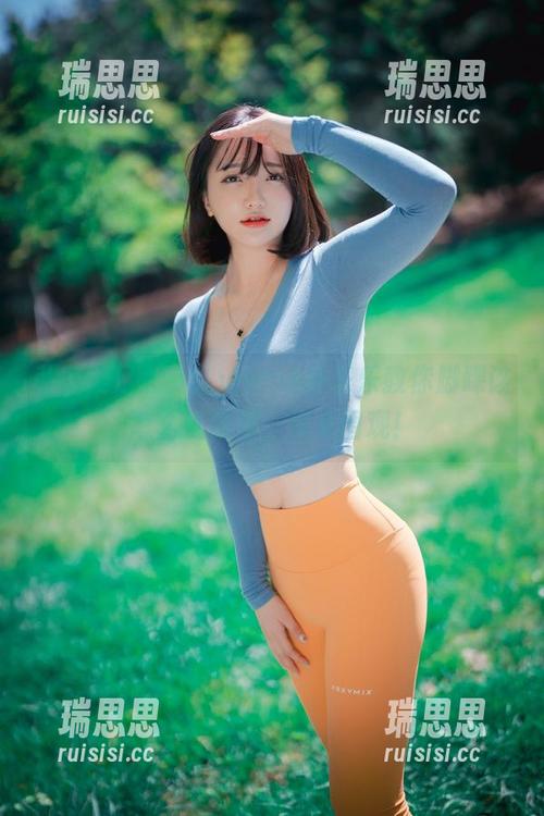 私房美足大赏：yeeun孙乐乐教你脚踝该怎么优雅摆，快来围观！