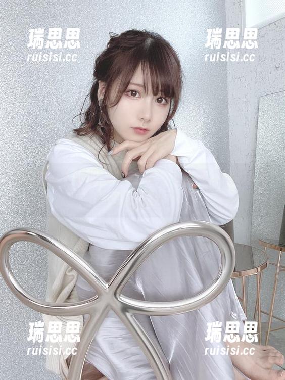 全套けん研职业装，哇，这组写真让压力都变得轻松了！