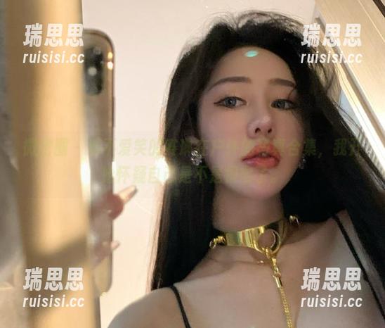 微密圈 - 看不爱笑的赛琳在户外的写真合集，我开始怀疑自己是不是很宅了。