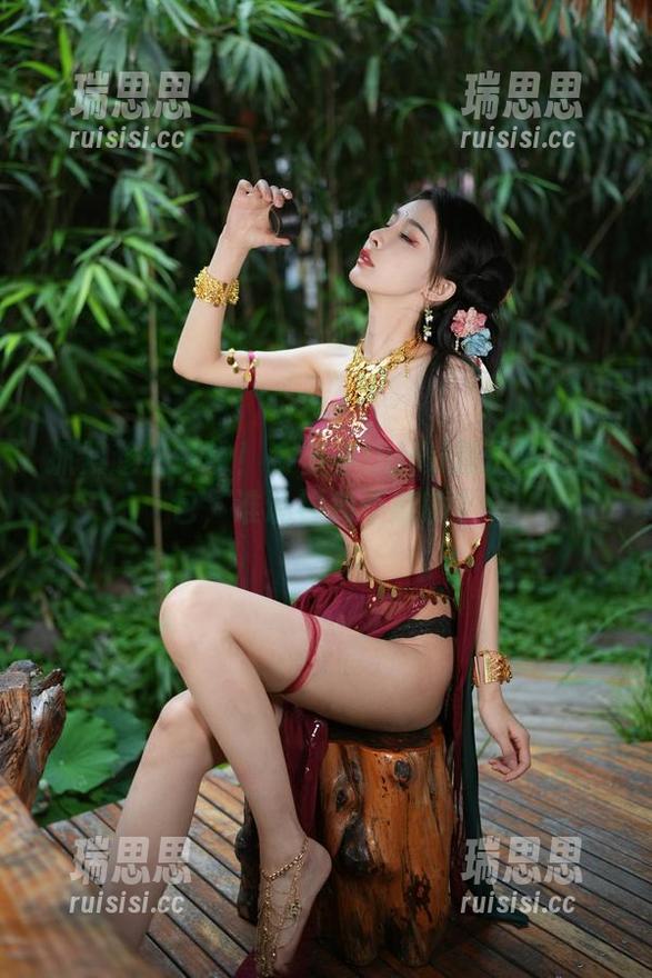抓紧趁热打铁！余多多Dudu舰长福利图包，谁说福利不能嗨？