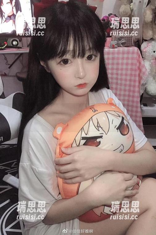 带你进入佳佳酱ovo的世界：我的微博36套合集等你下载！