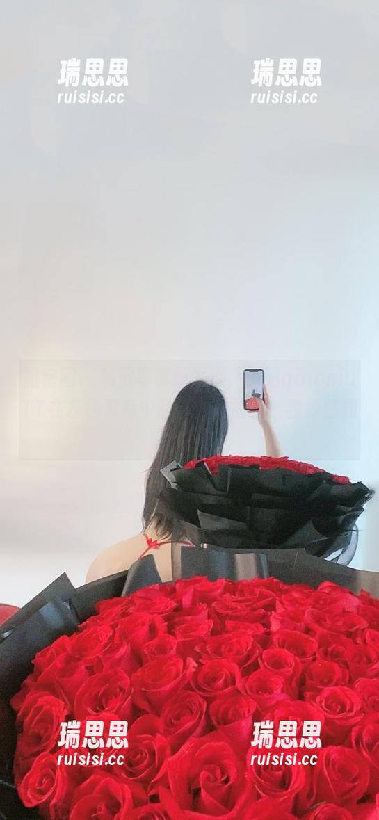微密圈 - 私房写真新发现，俏妞qiaoniuTT在灰色紧身中藏了多少故事？我好想知道啊！