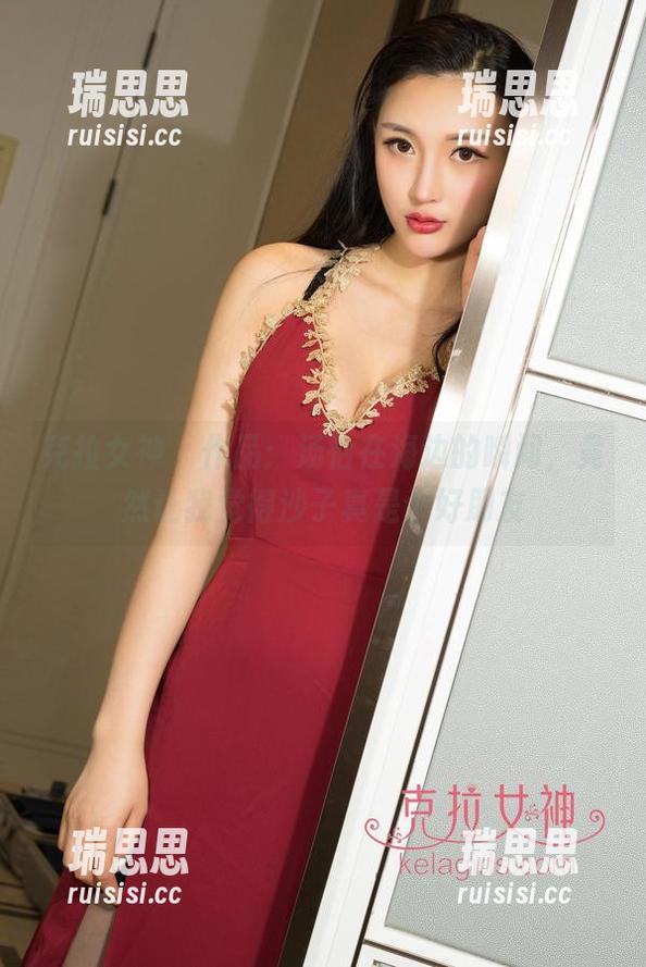 克拉女神 - 作品：汤怡在海边的瞬间，竟然让我觉得沙子真是个好朋友