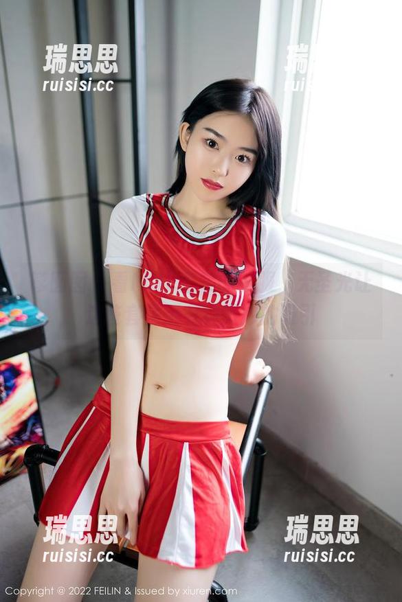 嗲囡囡-Milk楚楚 嗲囡囡 - 看Milk楚楚的制服,无圣光让这些套图更有种微妙的吸引