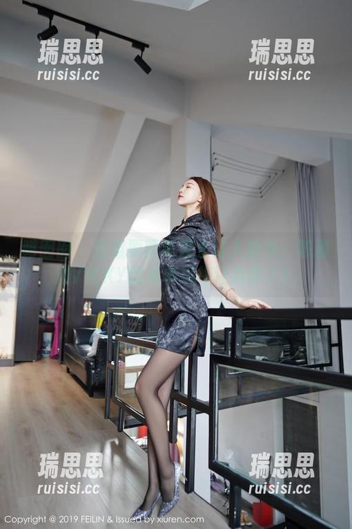 嗲囡囡-陈雅漫VICKY 嗲囡囡 - 这组原图真是太让人意外:陈雅漫VICKY的秘书风格让我醉了!