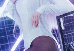 当嗷呜虎虎遇上莉莉娅：这组写真套图不点开简直亏大了！