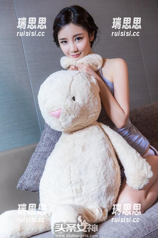 头条女神-松果儿 头条女神 - 松果儿的空姐写真,定制你的幻想,飞越平凡