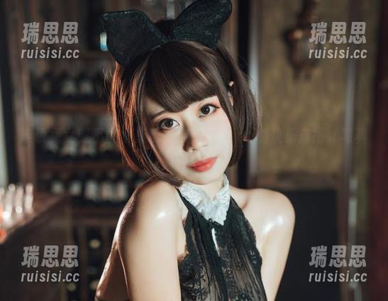 奈汐酱Nice 谁说兔女郎不能水里玩?奈汐酱Nice的快乐自撮(写真)