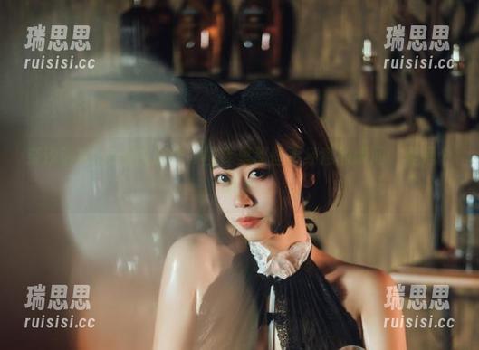 奈汐酱Nice睡衣新作，图库里那些不经意的瞬间，真是个谜。