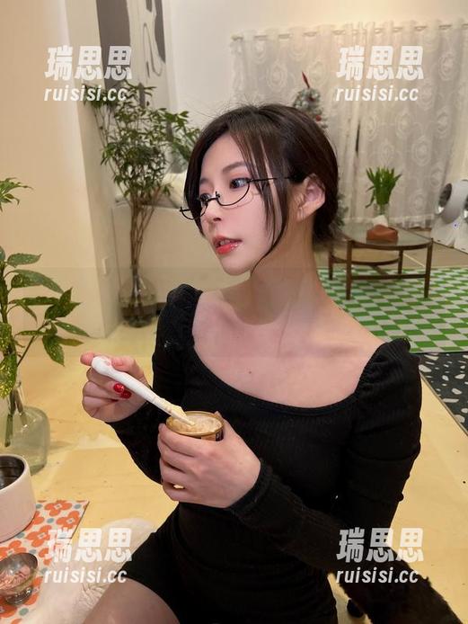 妮是老虎 微密圈 - 妮是老虎的火辣资源集:血管里的辣椒油,图片多到让你嗝一下!