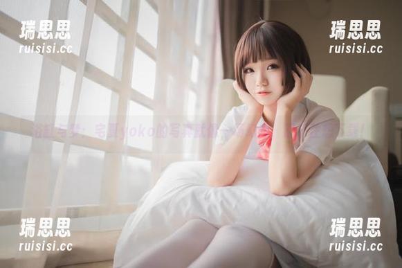 宅夏yoko 浴缸与梦:宅夏yoko的写真就像一场幻想,忍不住想下载!