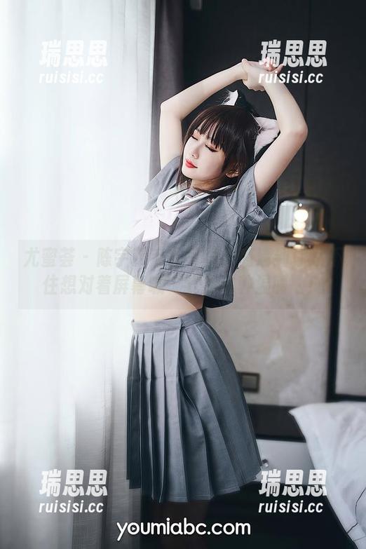 尤蜜荟-陈宇曦 尤蜜荟 - 陈宇曦毛衣写真:高清到你忍不住想对着屏幕喊‘我要这种温暖’!