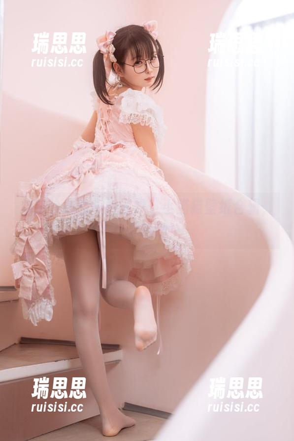 幼水铃衣 幼水铃衣的奇妙世界,小猫猫壁纸合辑,让你心动!