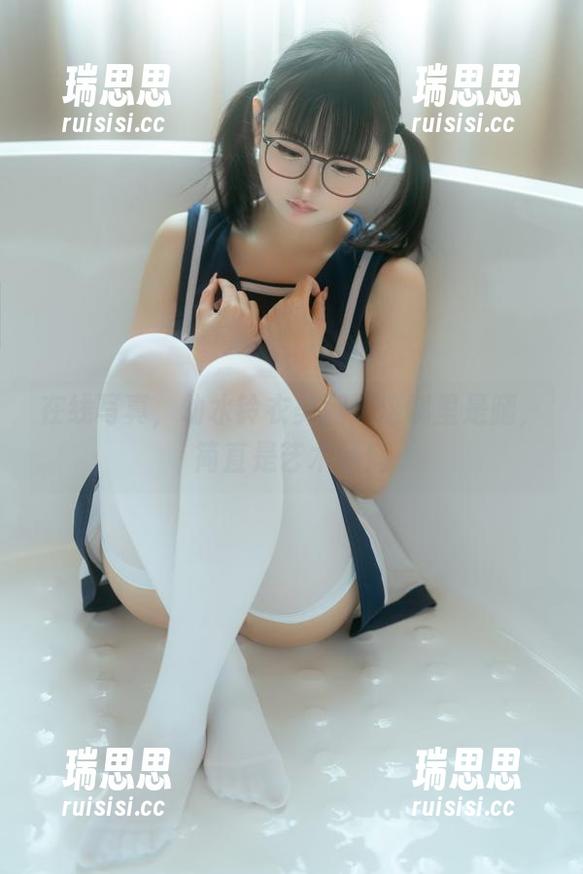 幼水铃衣 在线写真,幼水铃衣美腿:这哪里是腿,简直是艺术品!