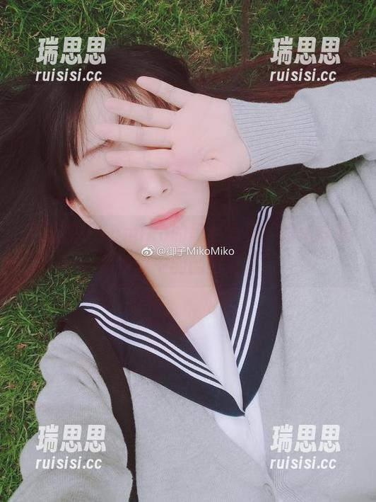 御子Yumiko 精选御子Yumiko的黑色写真,难道这就是传说中的幽暗魅力?