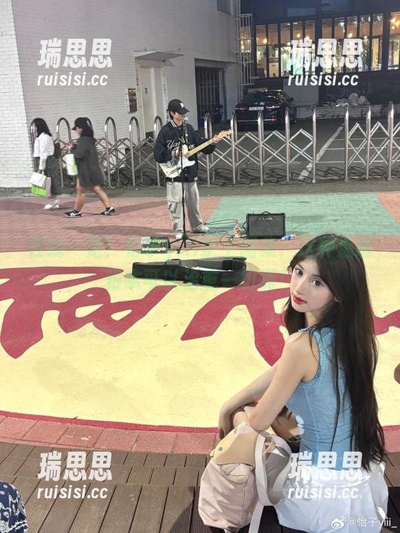 怡子yiii 在线一览!怡子yiii护士图集,这种温暖根本可以治愈一切啊!