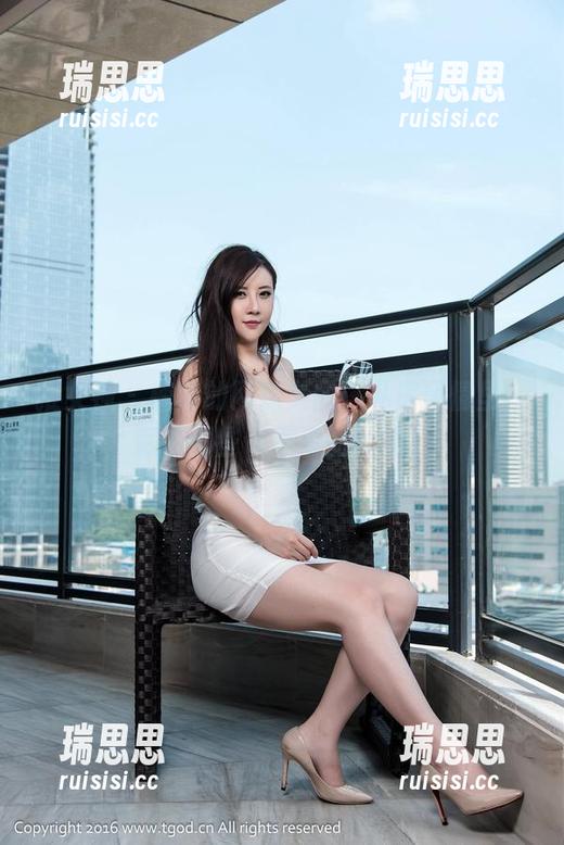 推女神 - 槿馨的网袜美图：私房风情里，藏着那些说不清的暧昧。
